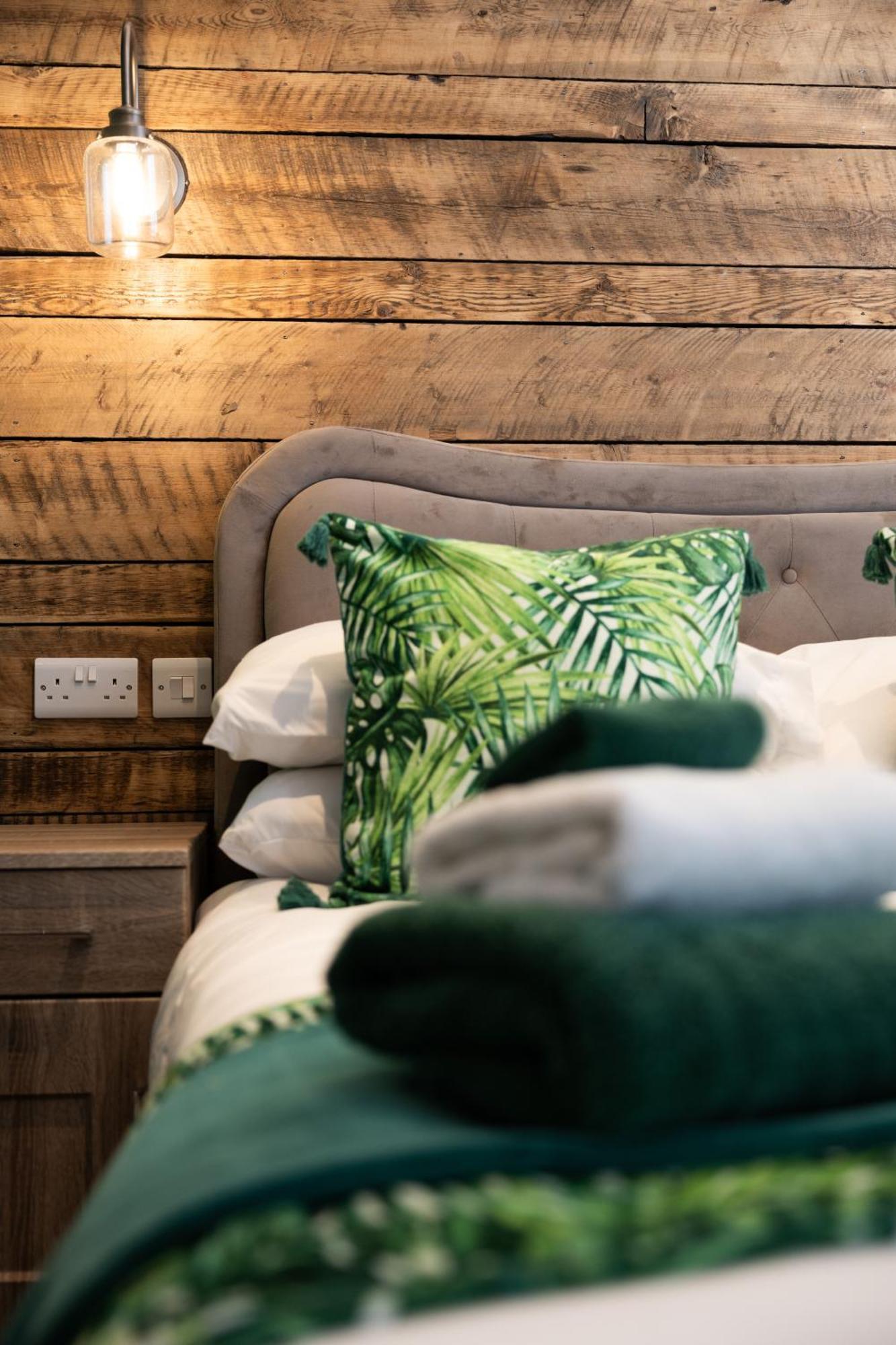 Boutique Stays At 78 Бангор Екстериор снимка